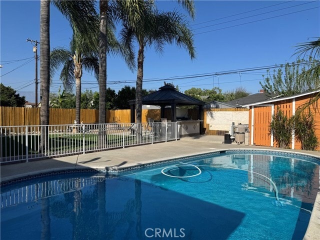 Building Photo - 12871 Russell Ave