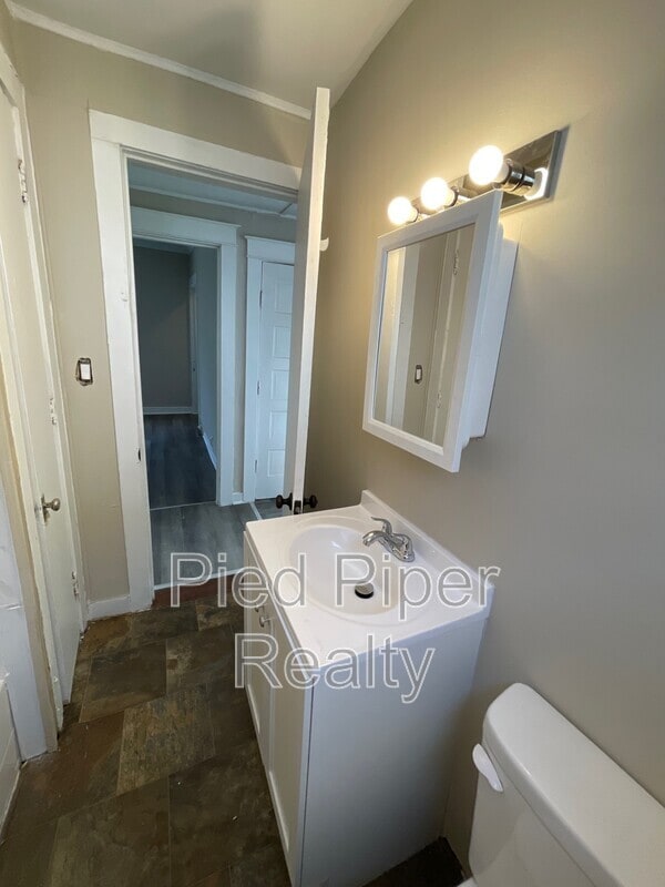 Building Photo - 1254 S Chicago Ave