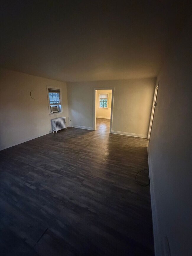 Building Photo - 81 E Park Pl