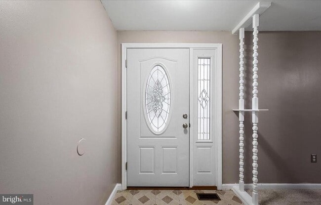 Building Photo - 163 Denny Ln