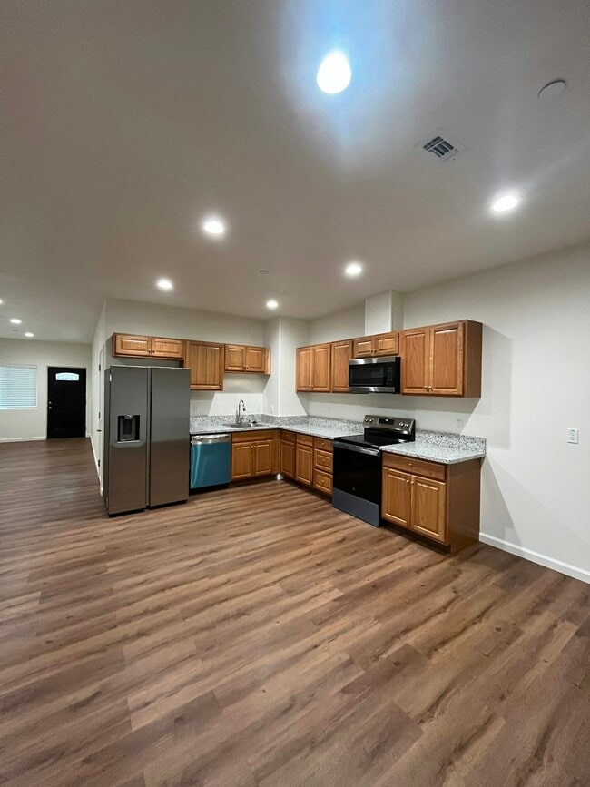 Building Photo - 4527 14th Ave