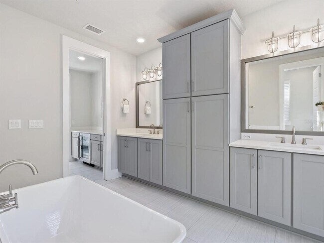 Building Photo - 508 Laurel Pk Dr