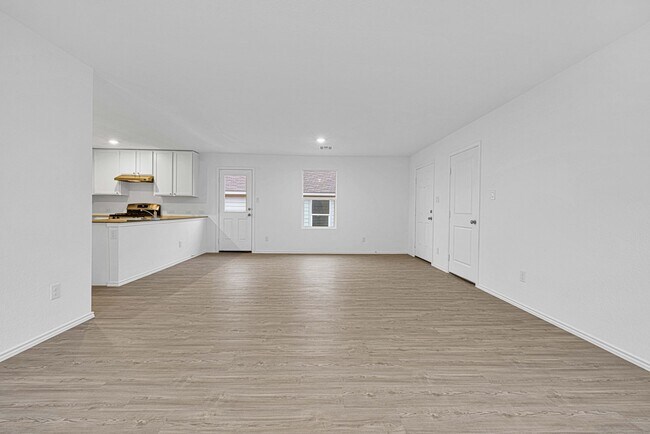 Building Photo - Beautiful Rental Home Located near 410 and Old Pearsall Rd.