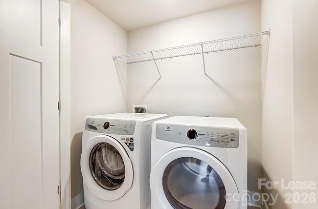 Building Photo - 2308 Chamberlain Ave