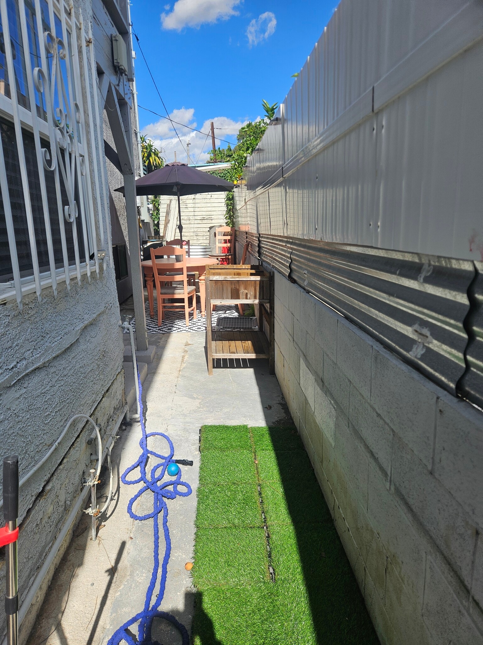 Building Photo - 5159 Clinton St