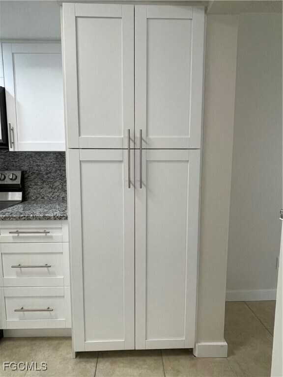 Building Photo - 4958 Viceroy St