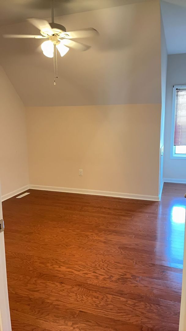 Building Photo - Nice Three-bedroom Two Car Garage corner lot