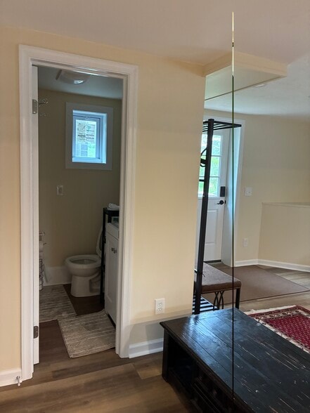 Building Photo - 1006 Willard Dr