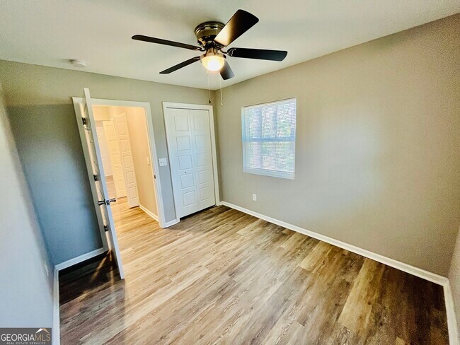 Building Photo - 3329 Burk Dr