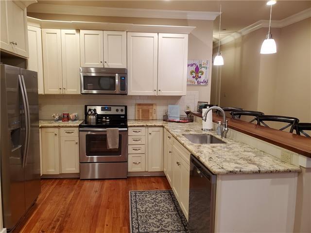 Building Photo - 216 Chartres St