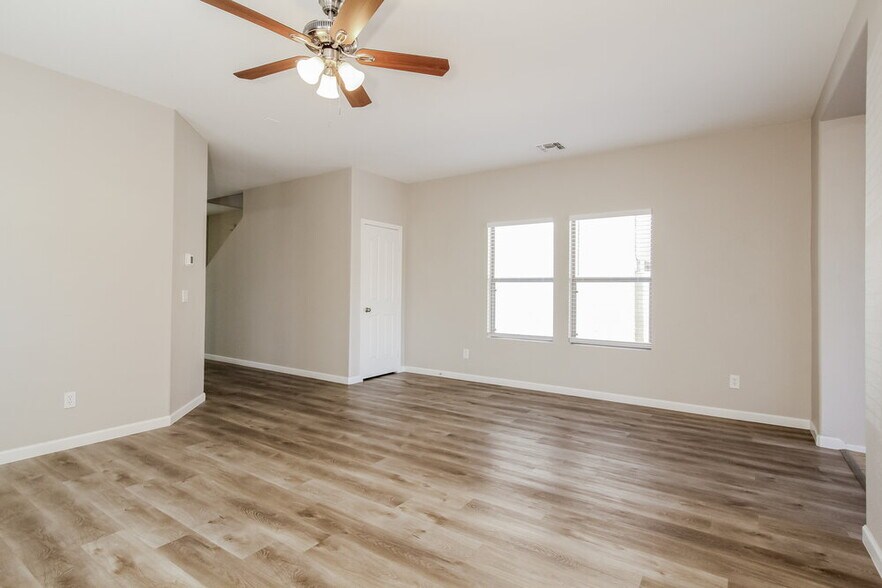 Building Photo - 11210 W Baden St