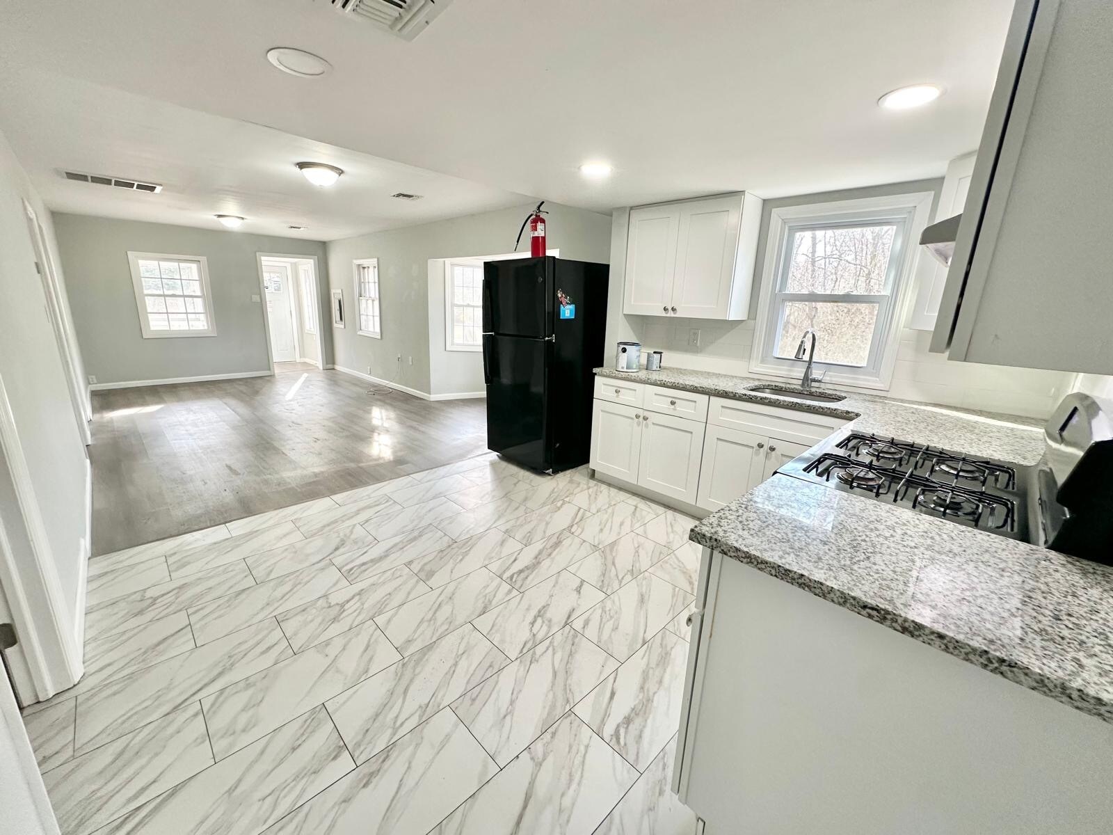 Building Photo - 63 Gentian St