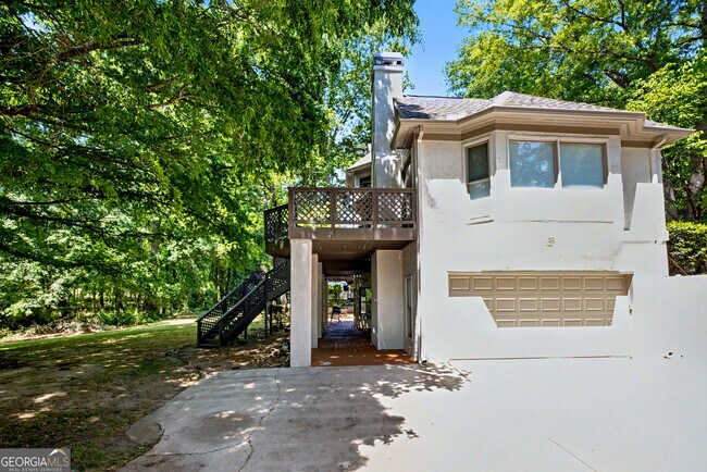 Building Photo - 1018 Pleasance Grove