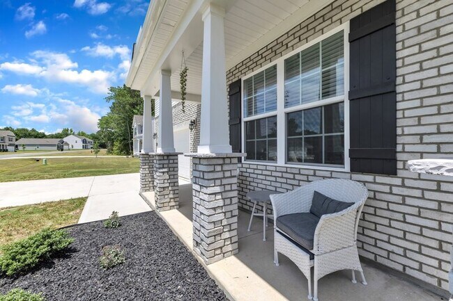 Building Photo - 58 Hawksmoore Ln
