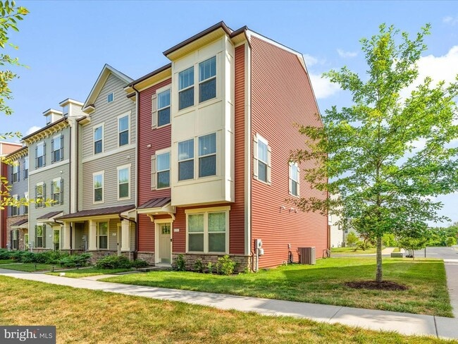Building Photo - 831 Badger Ave