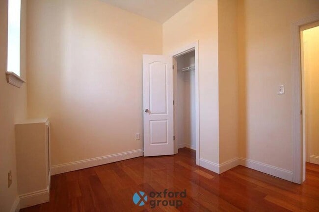 Building Photo - 3 bedroom in Brooklyn NY 11207