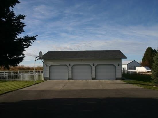 Building Photo - 43 W 215 N