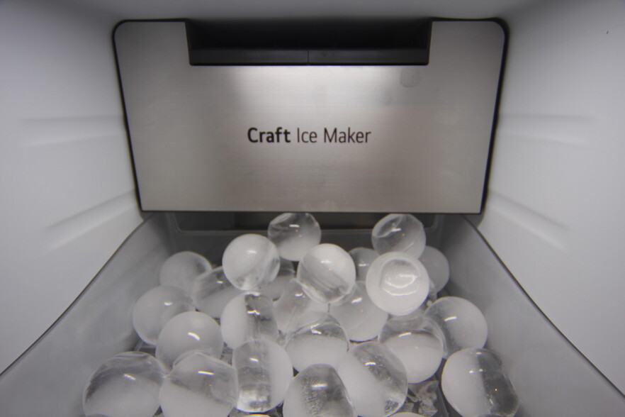 Regular and Craft Ice Maker - 7444 Forestdale Ct