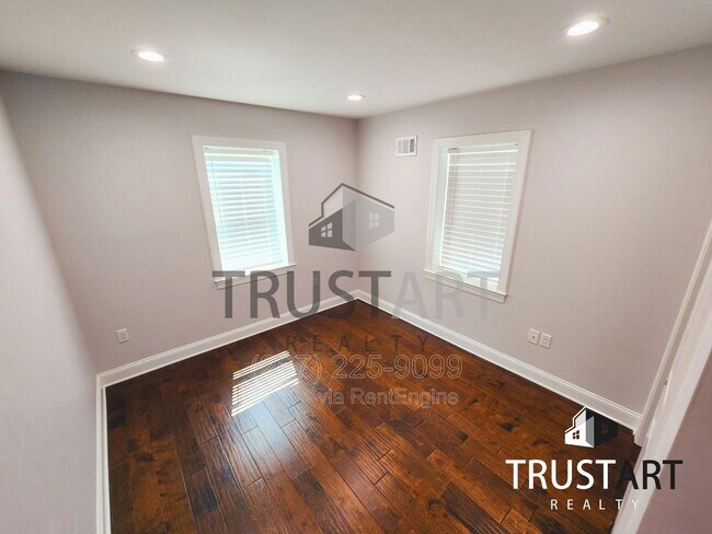 Building Photo - 2225 N Hancock St