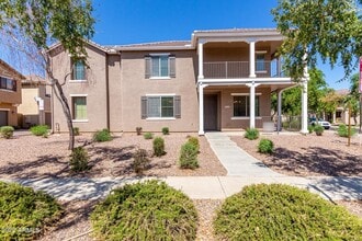 Building Photo - 1732 E Elgin St