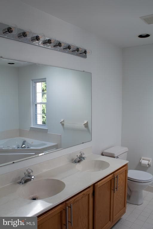 Building Photo - 432 Country Club Dr