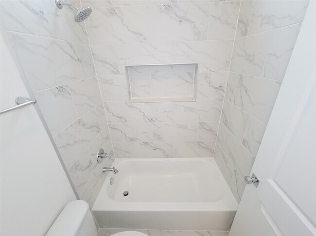 Building Photo - 533 W 27th St