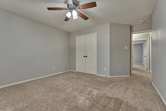 Building Photo - 1618 Calmar Dr