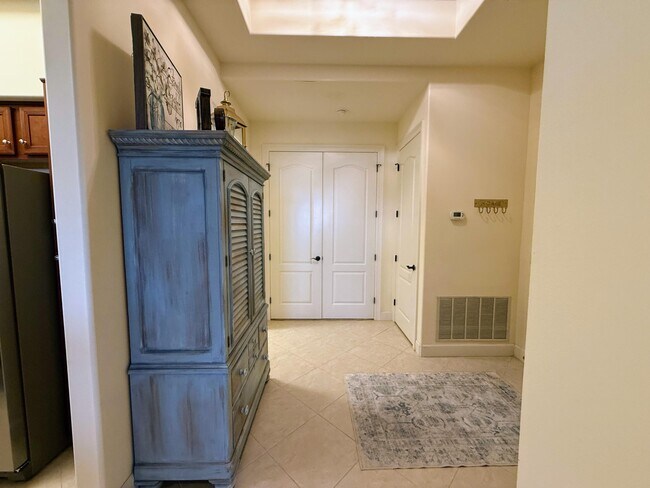 Building Photo - 20 Orange Ave