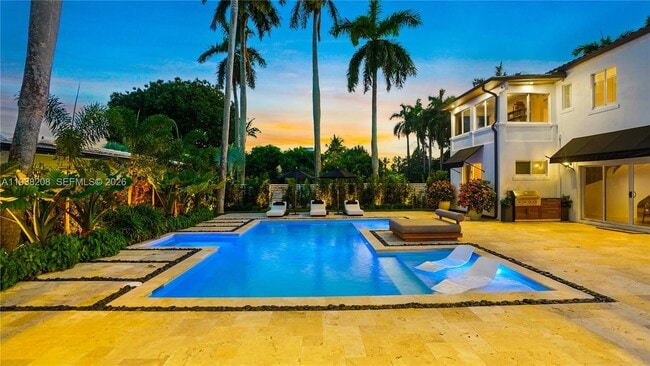 Building Photo - 1201 NE 85th St