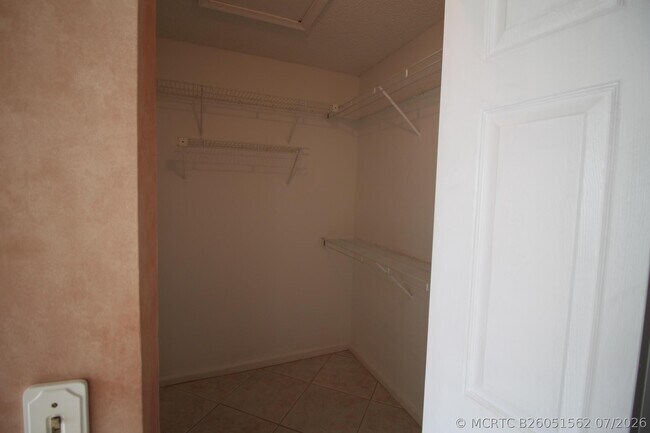 Building Photo - 7342 Pinewalk Dr S