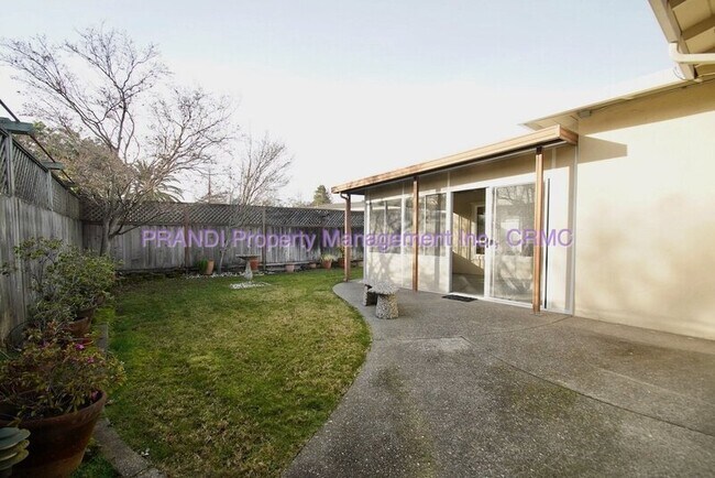 Building Photo - 1407 Donna St