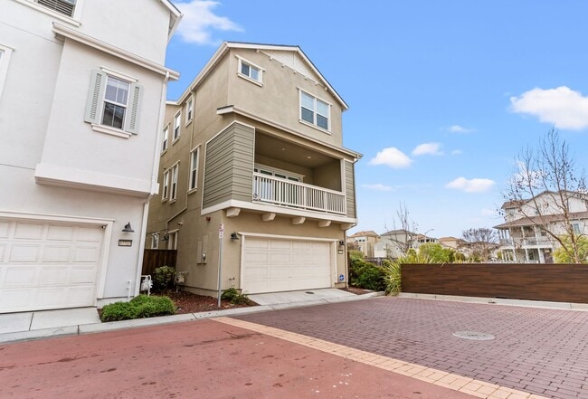 Building Photo - Sun-Filled Corner 4BR w/ Dual Yards & Panoramic Indoor-Outdoor Flow