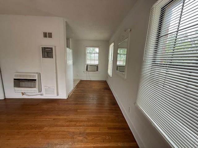 Building Photo - 618 Santos St