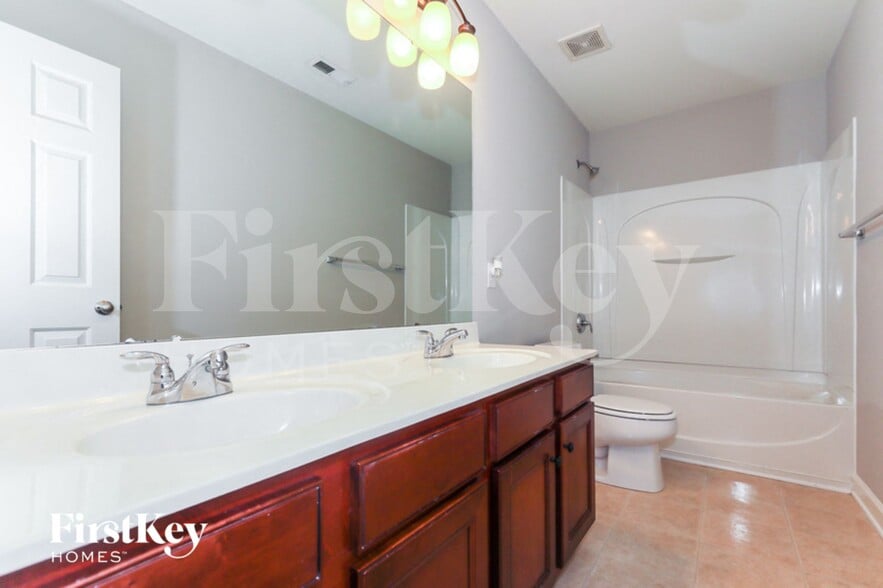 Building Photo - 4210 High Shoals Dr