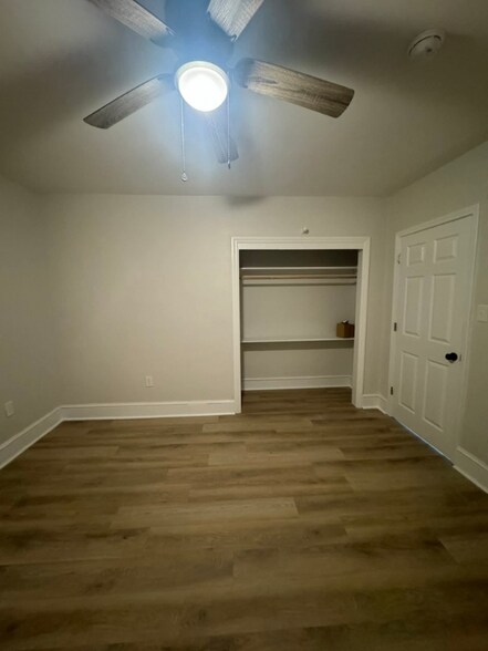 Building Photo - 209 Forest Ln