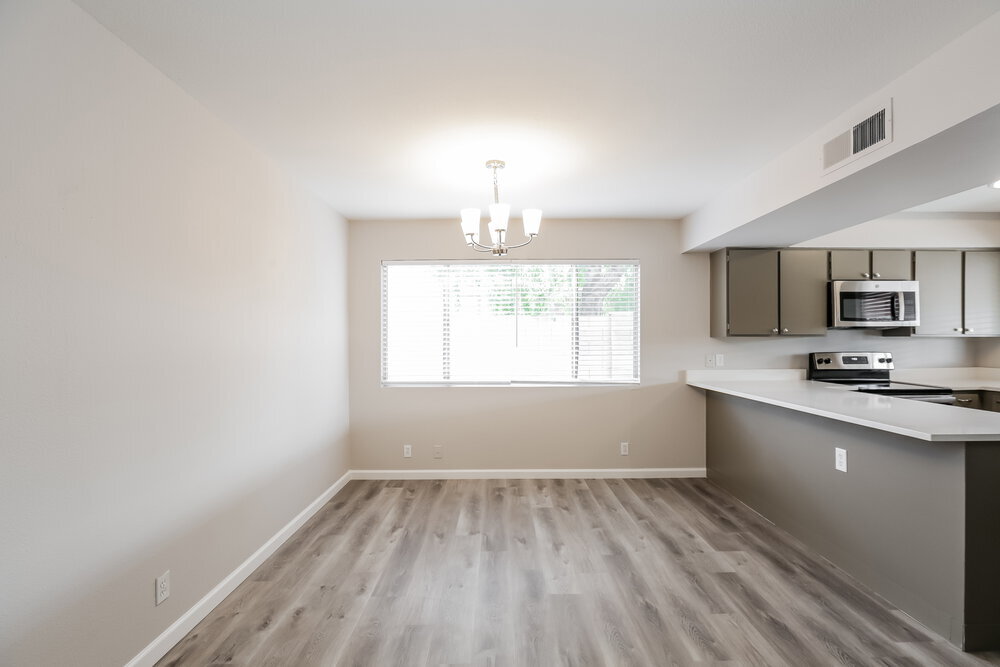 Building Photo - 307 W Nopal Pl