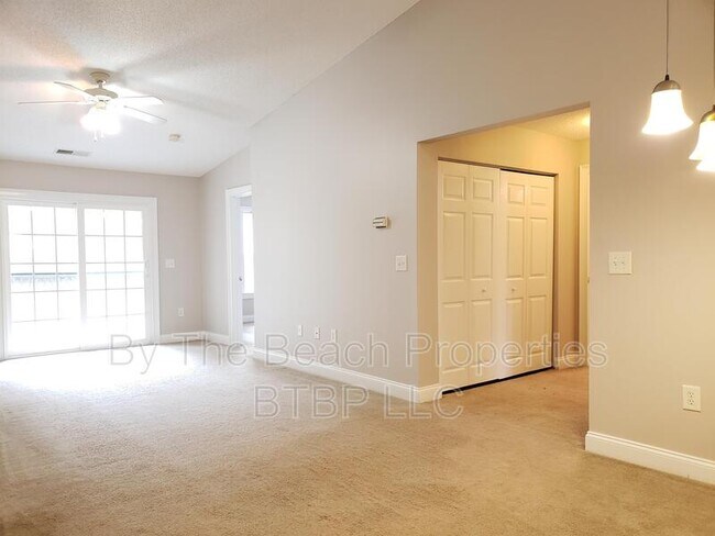 Building Photo - 6010 Dick Pond Rd