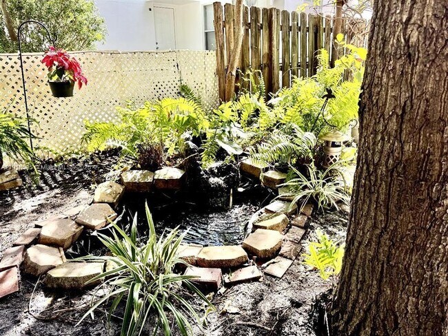 Building Photo - 2020 Madison St