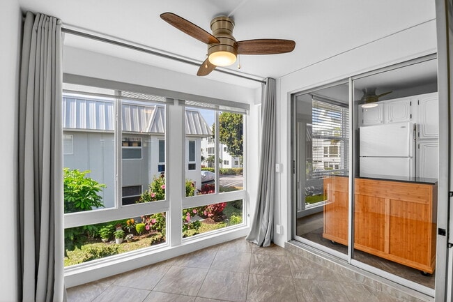 Building Photo - 18 Colonial Club Dr