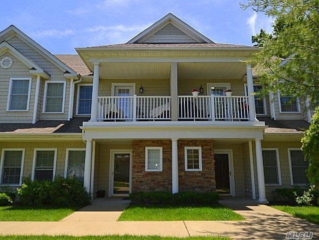 Building Photo - 28 Della Dr