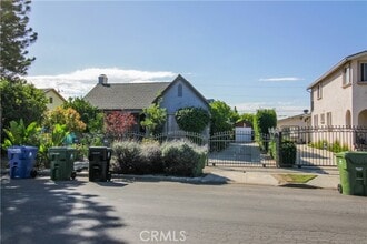 Building Photo - 5226 Range View Ave