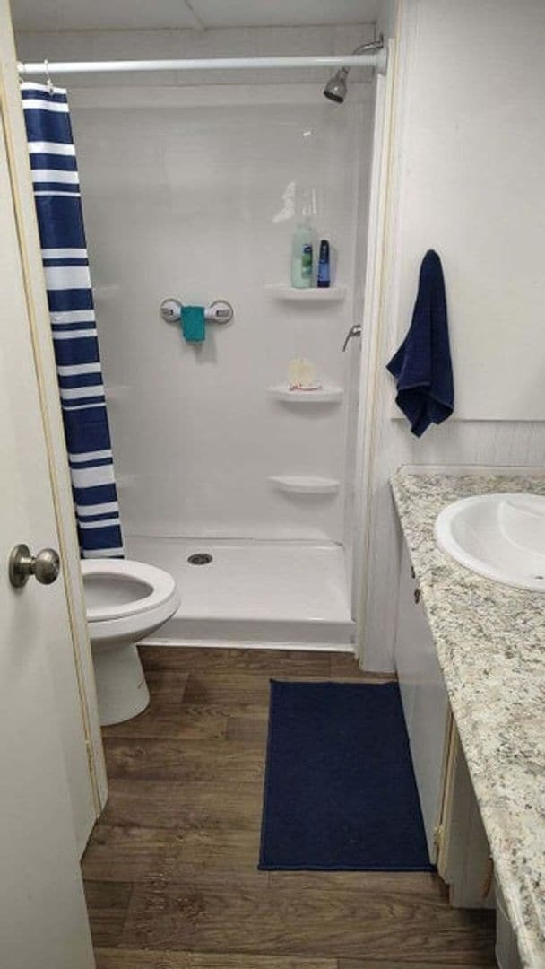 Building Photo - The Lake House Seasonal Rental