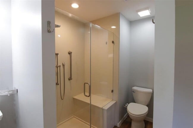 Building Photo - 2111 Adams St