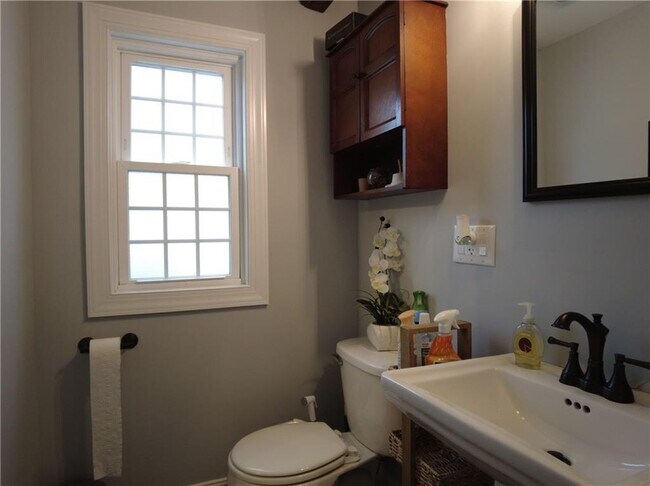 Building Photo - 80 Mauran St