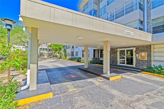 Building Photo - 6600 Cypress Rd