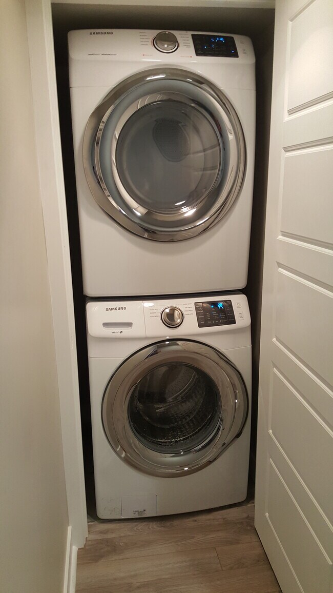 Washer/Dryer - 538 Macland Ln