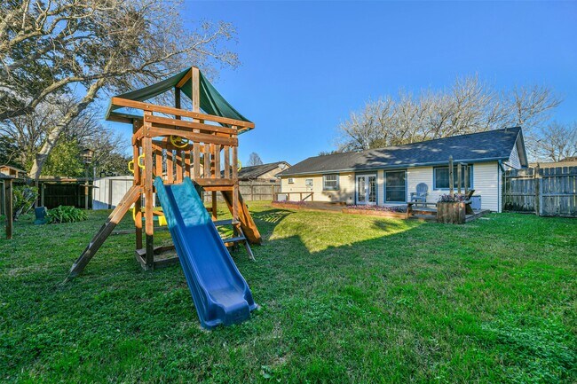 Building Photo - 1126 Oxford Dr