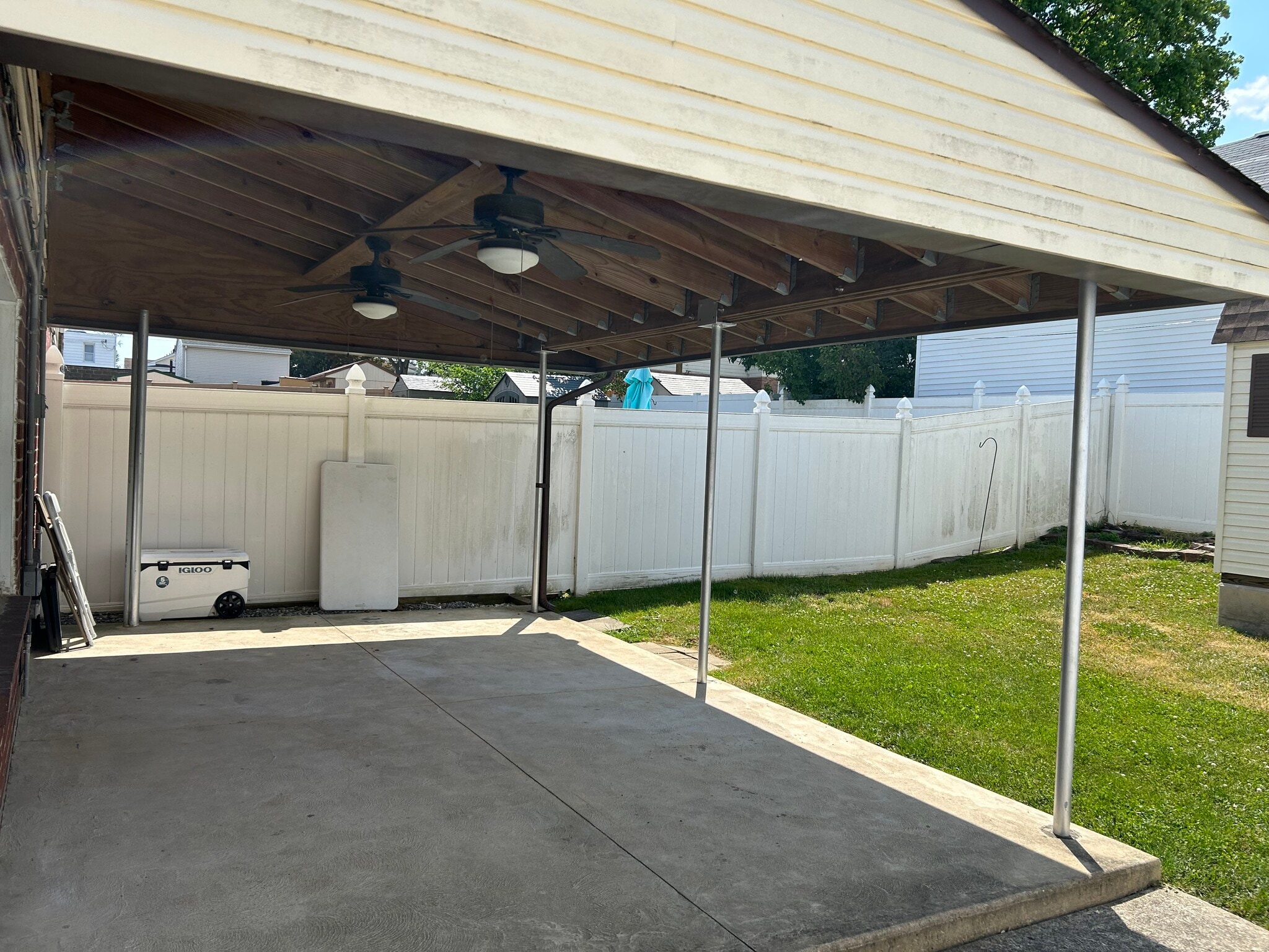 Building Photo - 8124 Ryers Ave