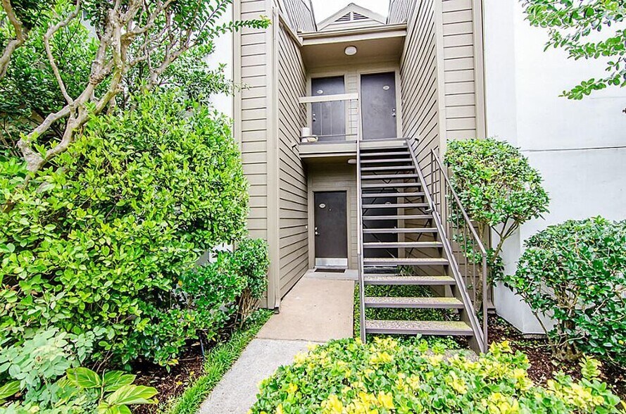 Building Photo - 10051 Westpark Dr