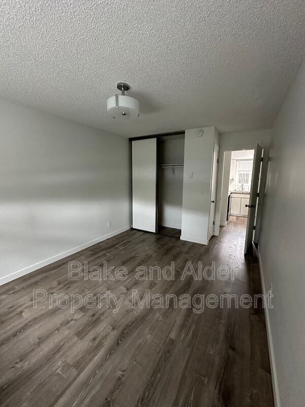 Building Photo - 834 SE 42nd Ave